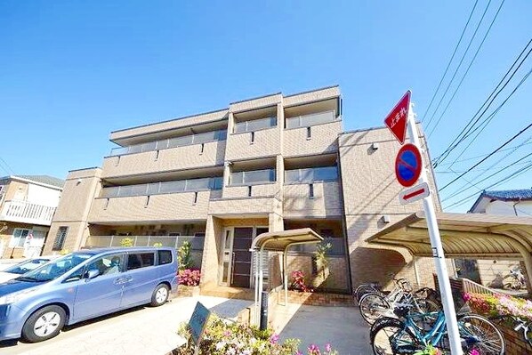 ソレーユ・トレビナの物件外観写真